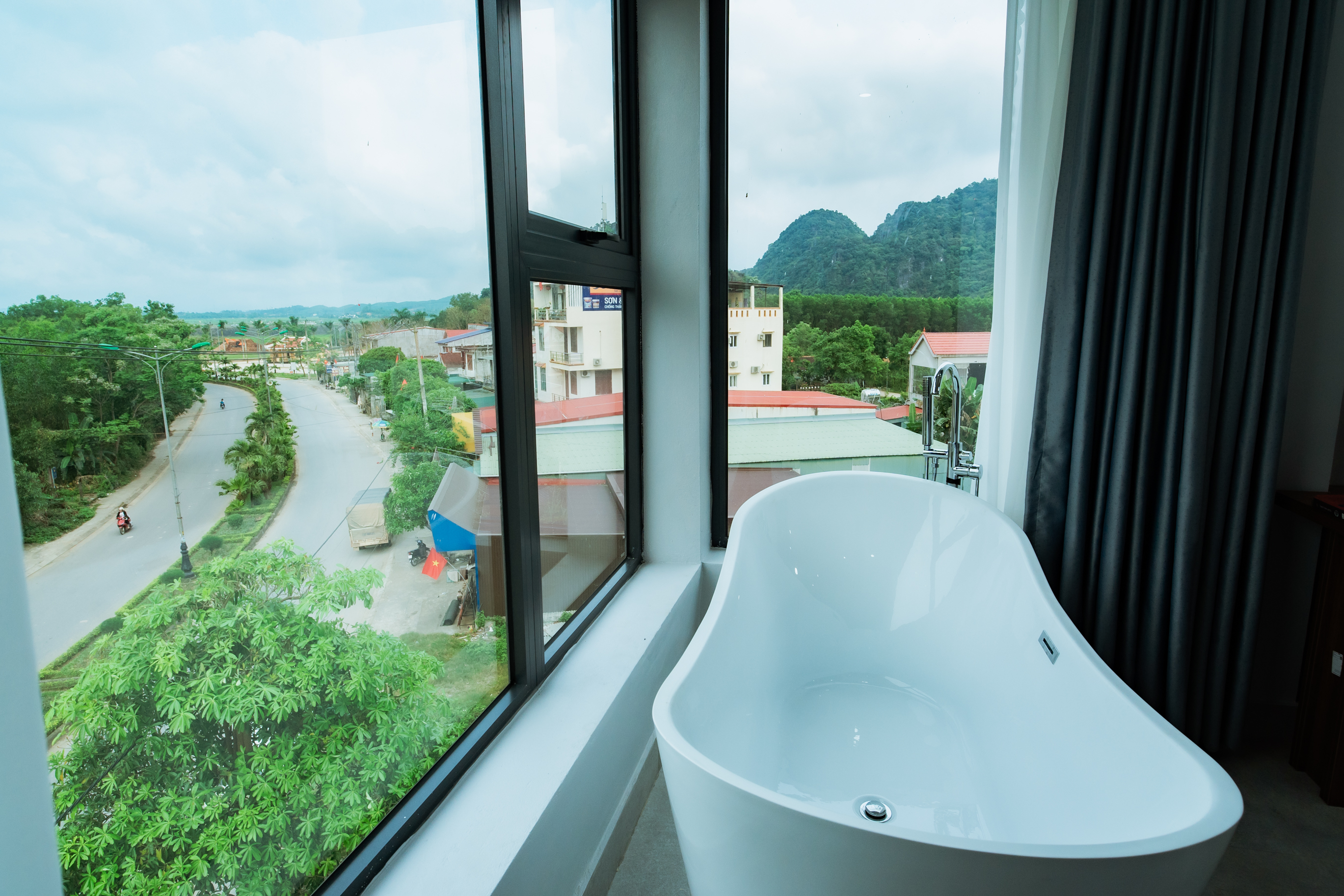 Deluxe Double Room with Bath