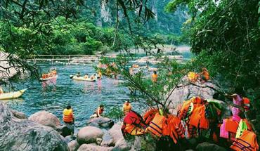 Suối nước Moọc - Phong Nha Cave