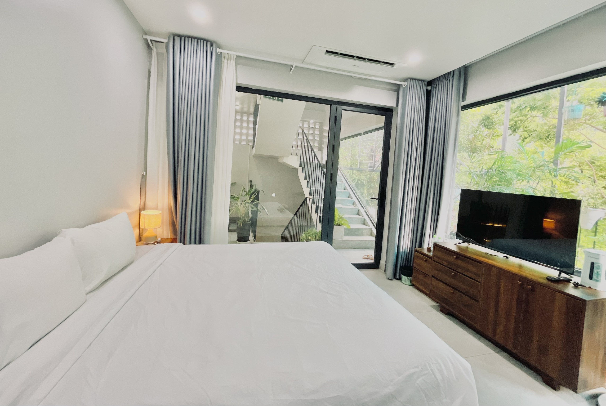 Garden Terrace Room with Bathtub